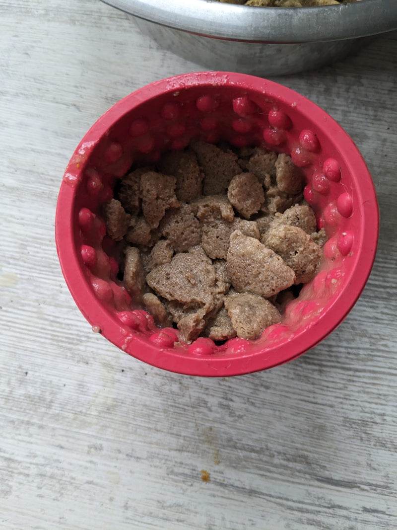 Lickimat yoggie pot